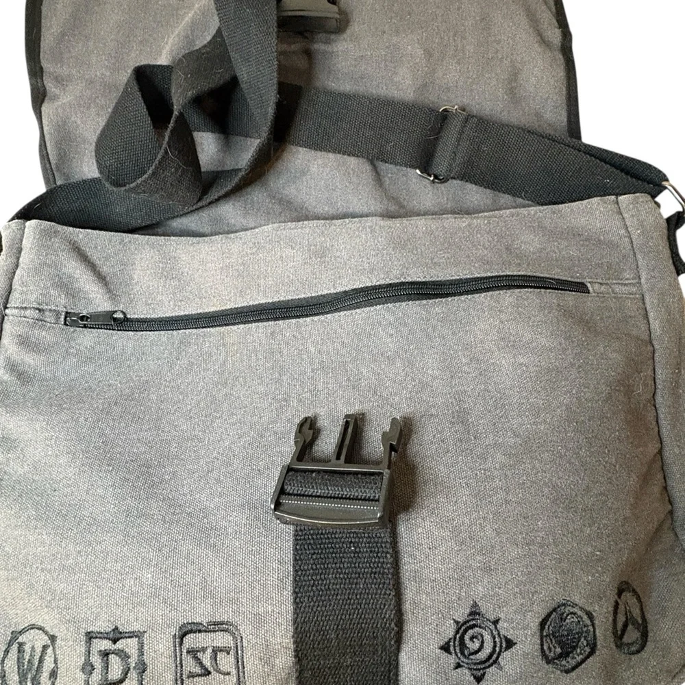 Official Blizzard Con Messenger Bag Gray with canvas shoulder or crossbody strap